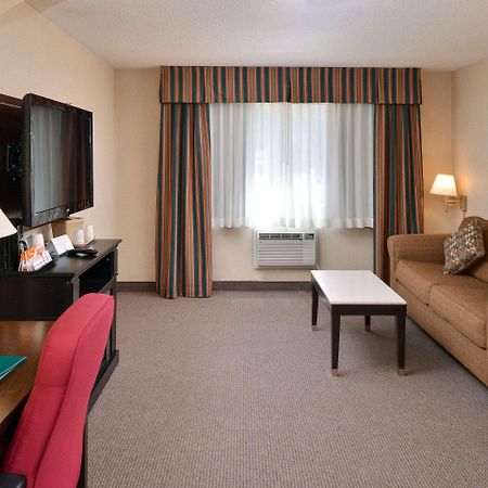 Quality Inn & Suites Walnut - City Of Industry Екстер'єр фото